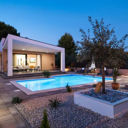 Regina Villa